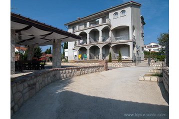 Pension de famille Lopar 2